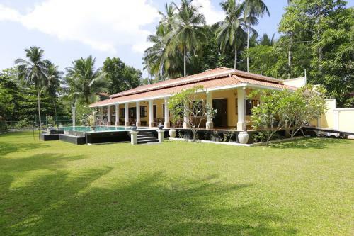 Hostal Ela House