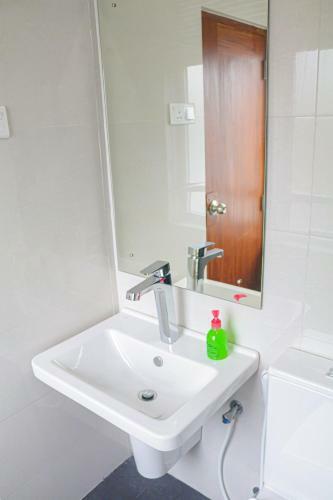 Hotel The Den 23
