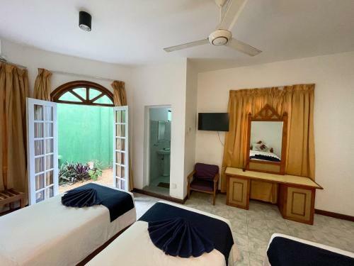 Kandyan Crown Hotel