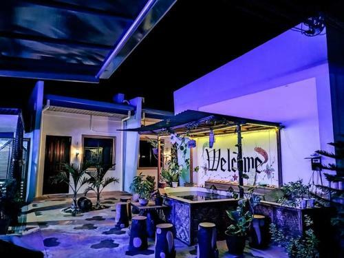 Hostal Blue Moon Inn And Pool Resort