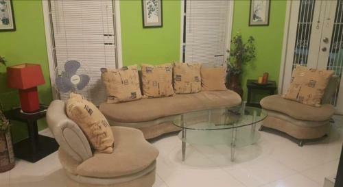 Bed & Breakfast Serdena Homestay Fronting Cuatro Islas