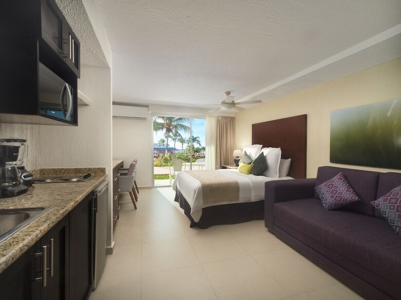Hotel El Cid La Ceiba Beach