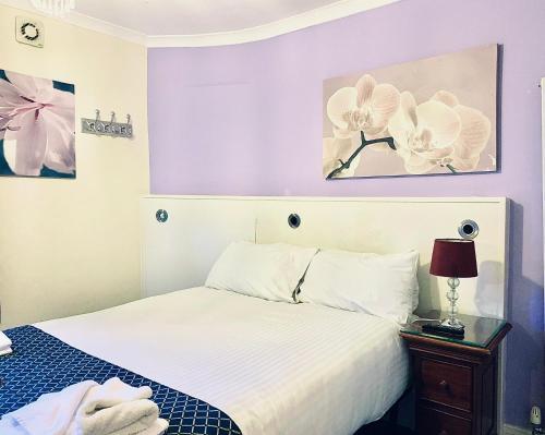 Hostal Luton Hotel Residence