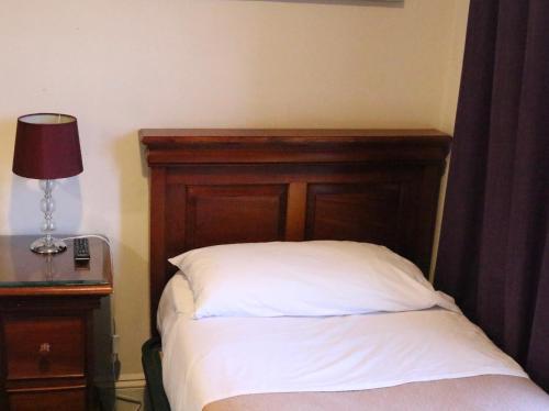 Hostal Luton Hotel Residence
