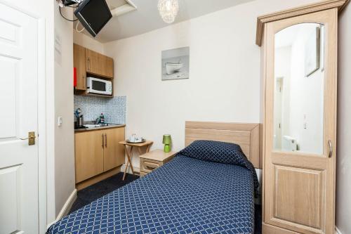Hostal Luton Hotel Residence