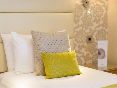 The Royal & Fortescue Hotel