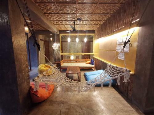 Hang Loose Hostel