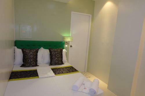 Laule'a Hostel