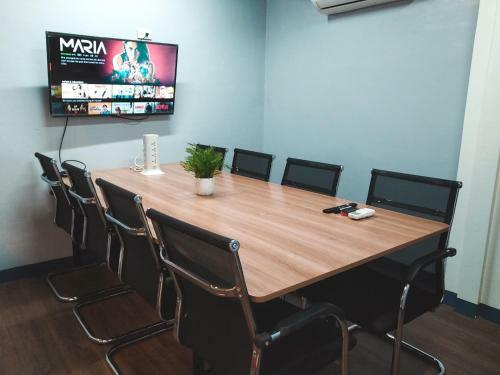 Nomad's Hub - Best Value Co-living Hostel