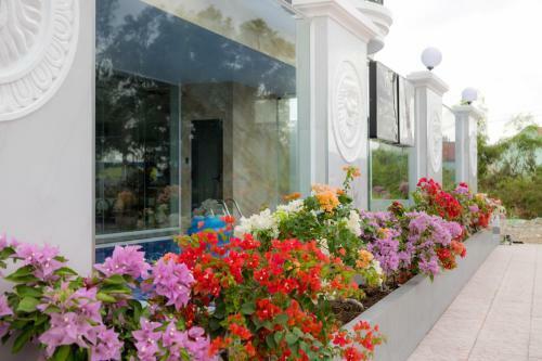 Sunrise Hotel H� Ti�n