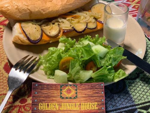 Hotel Golden Jungle House