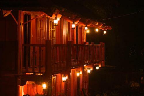 Hotel Golden Jungle House
