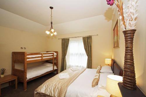 Aberdunant Hall Country Hotel