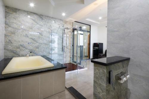 Lara Hotel Long Xuy�n