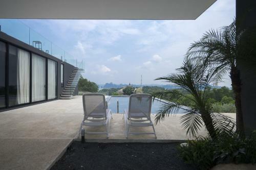S-hill Villa H? Long