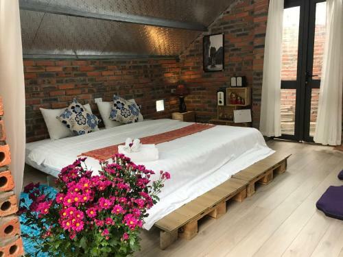 Green Garden Bungalow