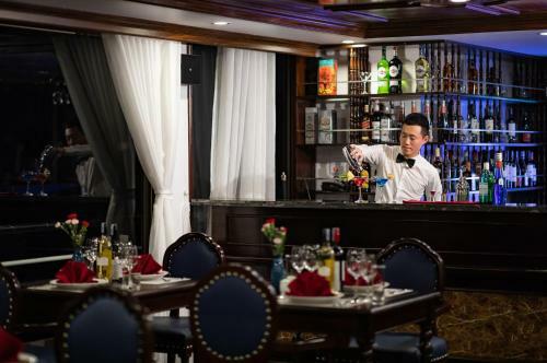 La Casta Regal Cruise