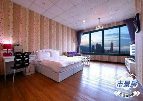 Hotel 85 House