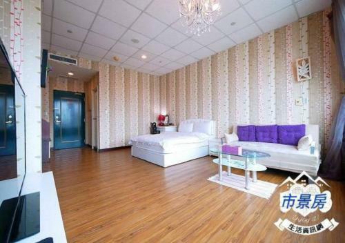 Hotel 85 House