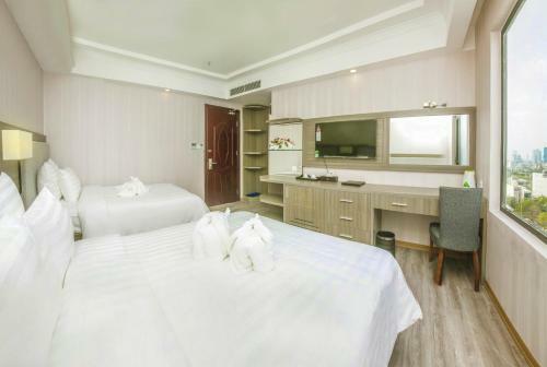 Golden Rose Hotel