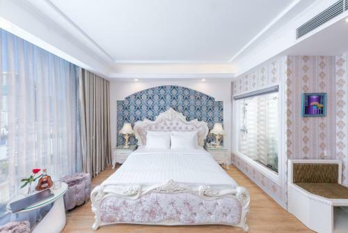 Golden Rose Hotel