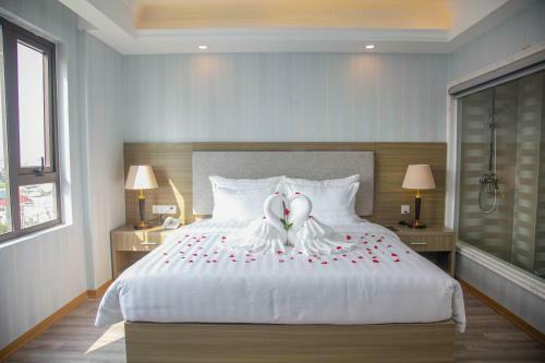 Golden Rose Hotel