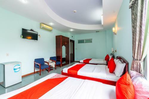 Hotel Oyo 266 Golden Gate