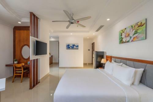 Kiwi Hotel & Cafe