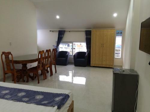 Hotel C?m T� C?u 27 L� H?ng Phong