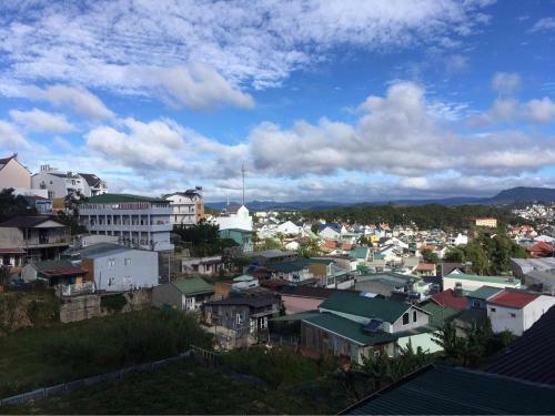 Hotel C?m T� C?u 27 L� H?ng Phong