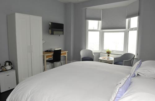 Hostal Suenos Guesthouse