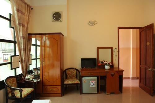 Quang Chien Hotel