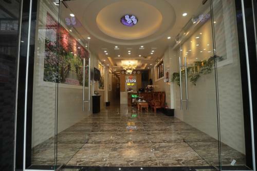 Ves - Pa Luxury Hotel
