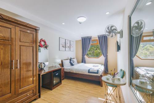 ?� L?t Cam Ly Hotel