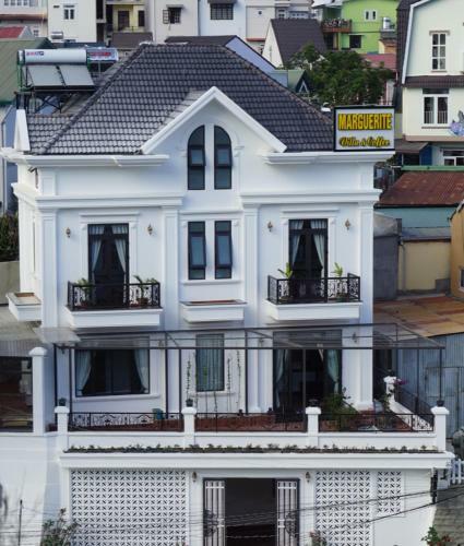 Hostal Marguerite Villa