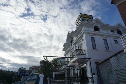 Hostal Marguerite Villa
