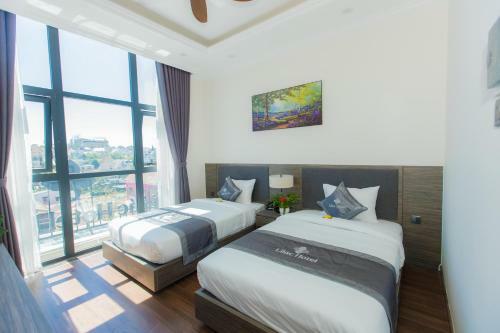 Kh�ch S?n Lilac Hotel ?� L?t