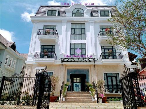 Kh�ch S?n Lilac Hotel ?� L?t