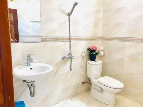 Quang Vinh Hotel