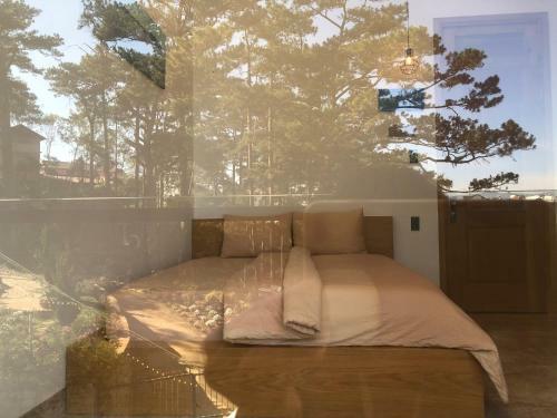Trouvaille House