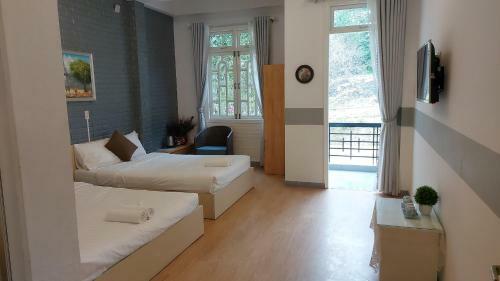 Hotel H� Linh
