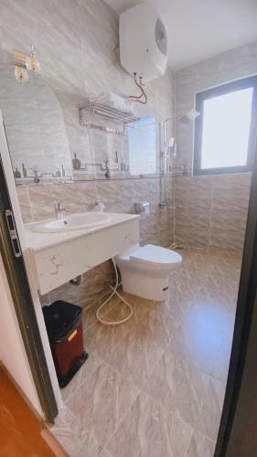 Hotel Kh�ch S?n Minh Qu�n