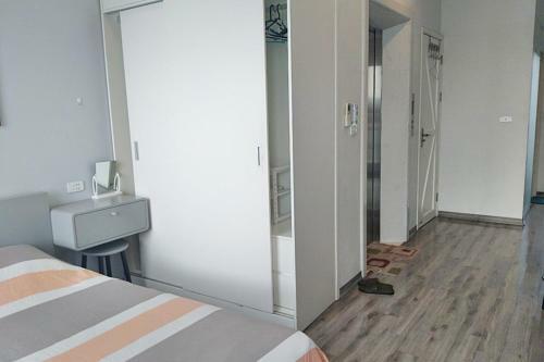 Hanoi Home 2 - Lake View Apartment