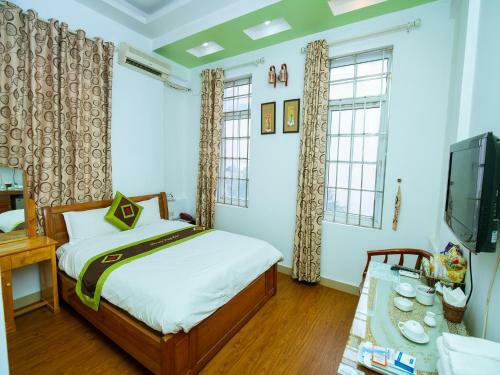 Phuong Dong Hotel