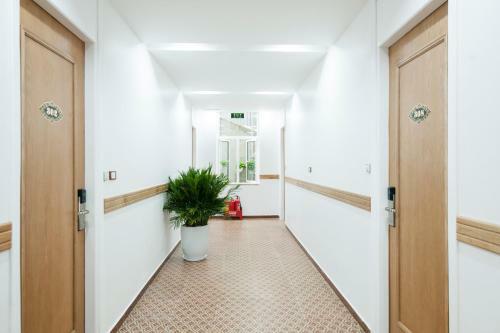 Hotel Kh�ch S?n Sao