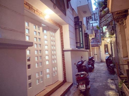 Mayhouse - May Sky View 51hh