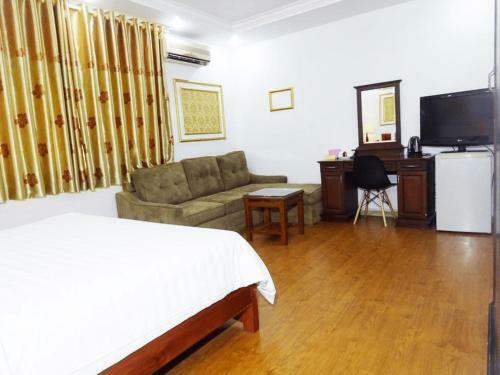 Hotel Kh�ch S?n Crowns Hm