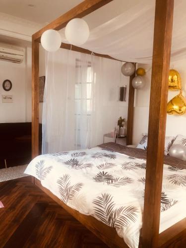 Hotel Aura Home 7
