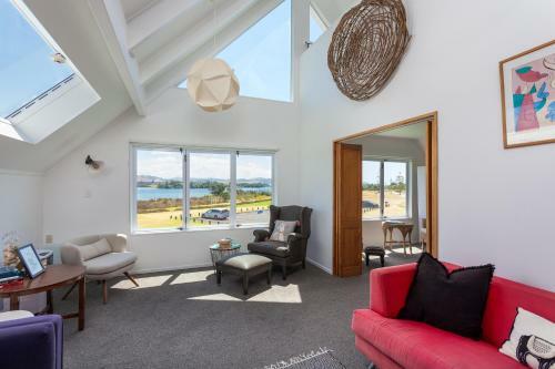 Sunset Sands - Light And Lofty, Seascape Views, Great For Families!