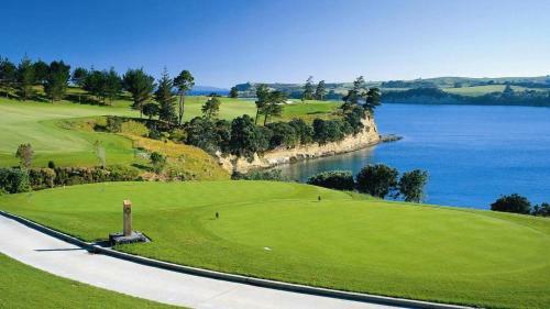 Deluxe Coastal Home & Award-winning Golf